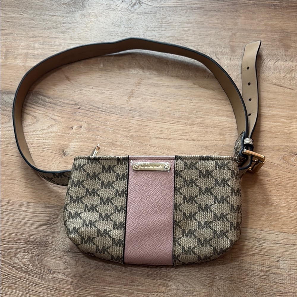 NWOT MK Michael Kors Signature Pink/Tan Fanny Pack Belt Bag